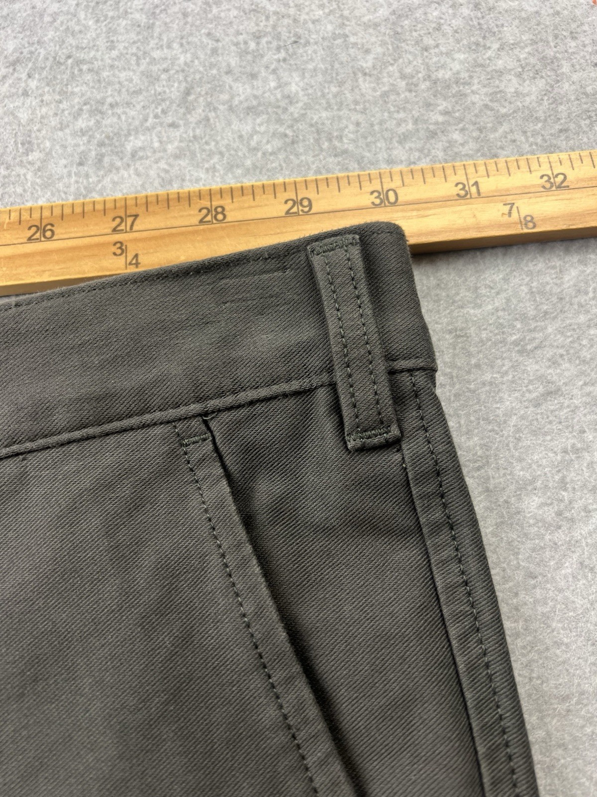 Dockers Men’s Comfort Smart Knit Chino Pants Straight Fit W60 L30 Dark Gray NWT