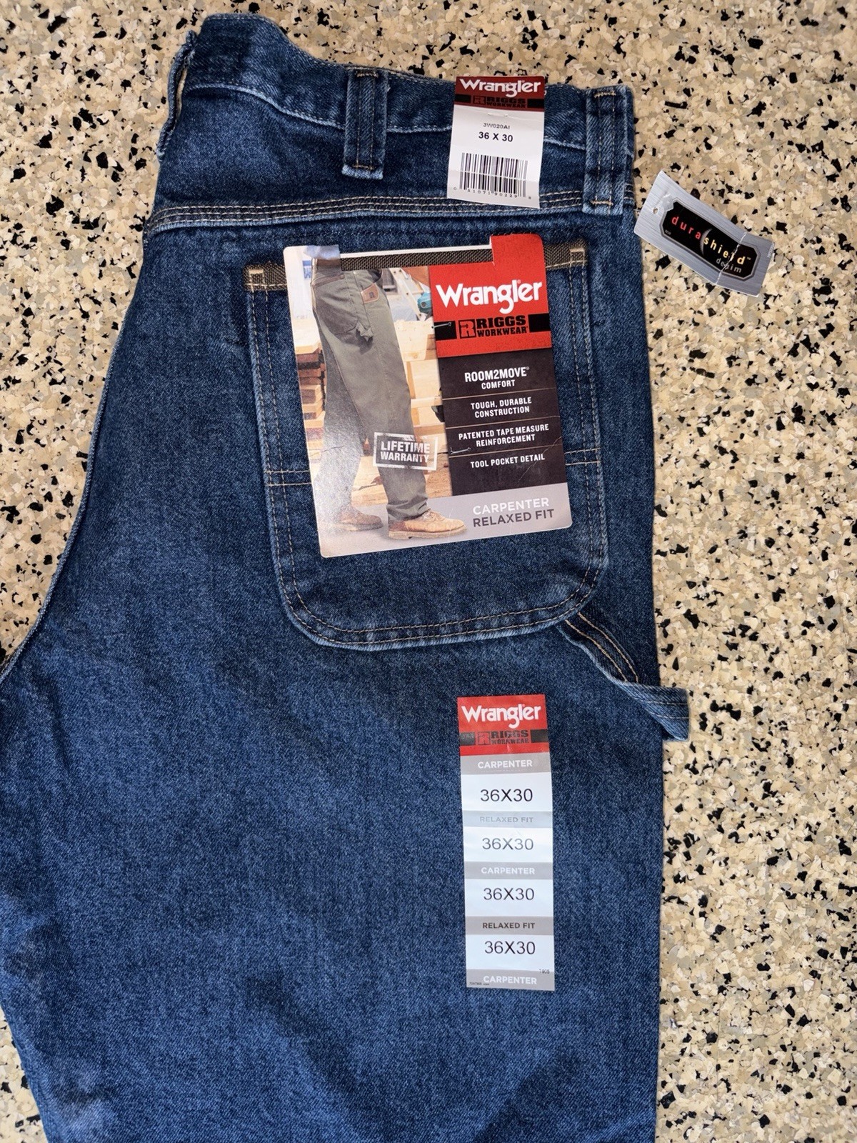 Wrangler RIGGS Workwear Room2Move Men’s Relaxed Fit Carpenter Jeans Blue