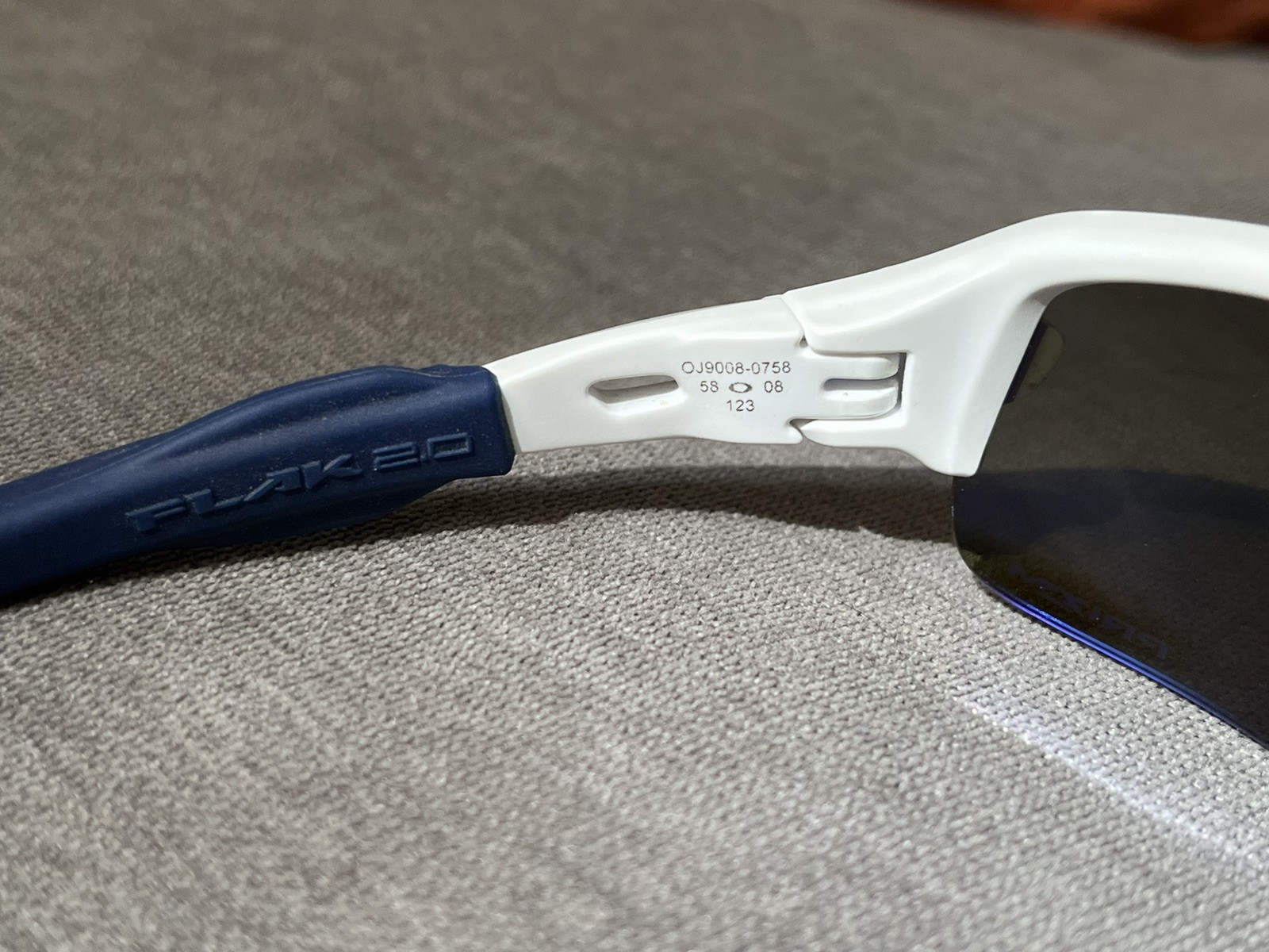 Oakley FLAK XXS YOUTH Matte White PRIZM Sapphire Blue Lens Sunglass OJ9008-07