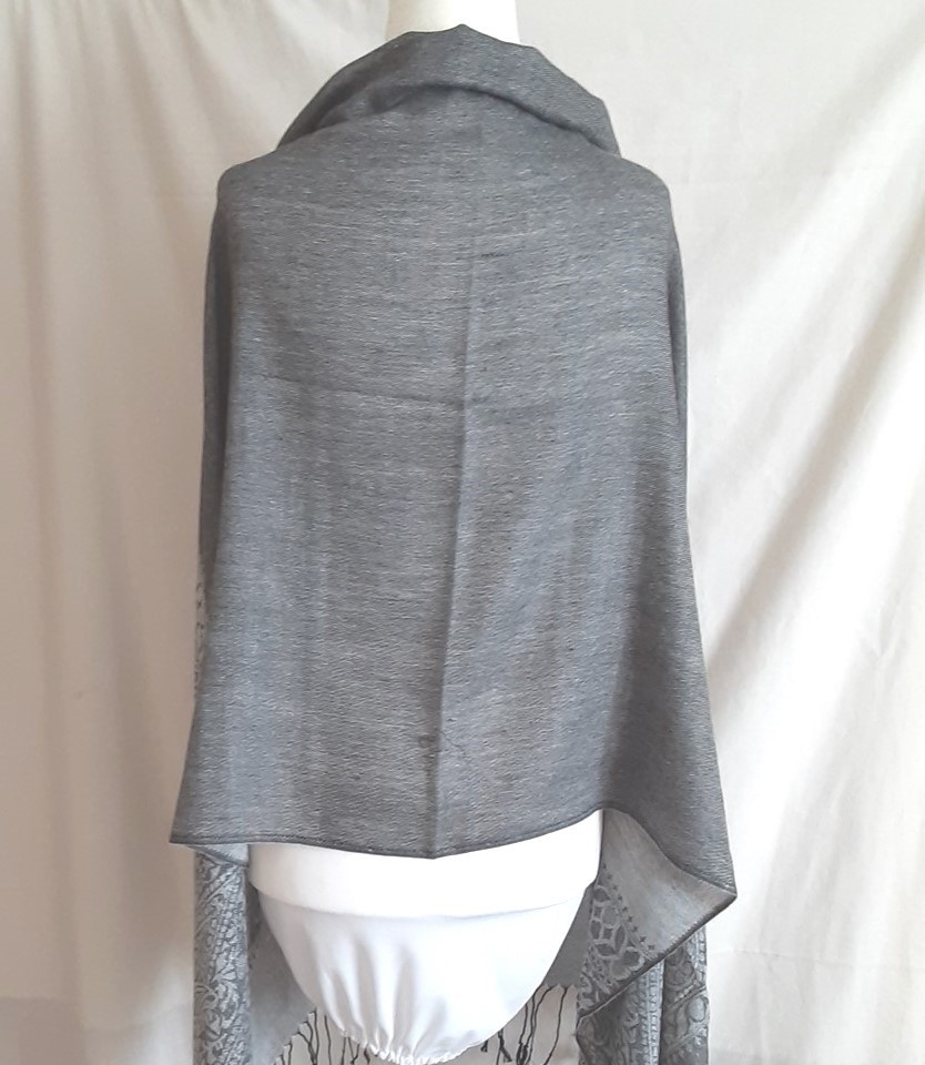 Shawl Wrap Pashmina Silk Blend Gray w/ Paisley Border Fringed 28″ x 80″ New