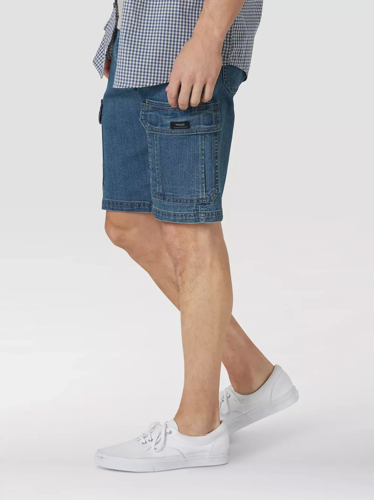 Wrangler® Men’s Five Star Premium Denim Cargo Shorts Size 38 inseam 10″