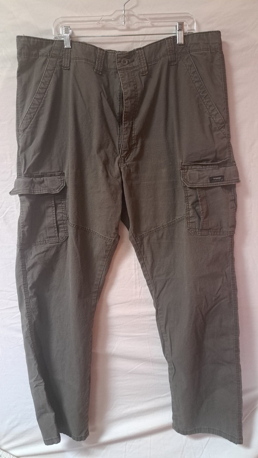 Wrangler Men’s Cargo Pants 44×32 Charcoal Gray *See Description