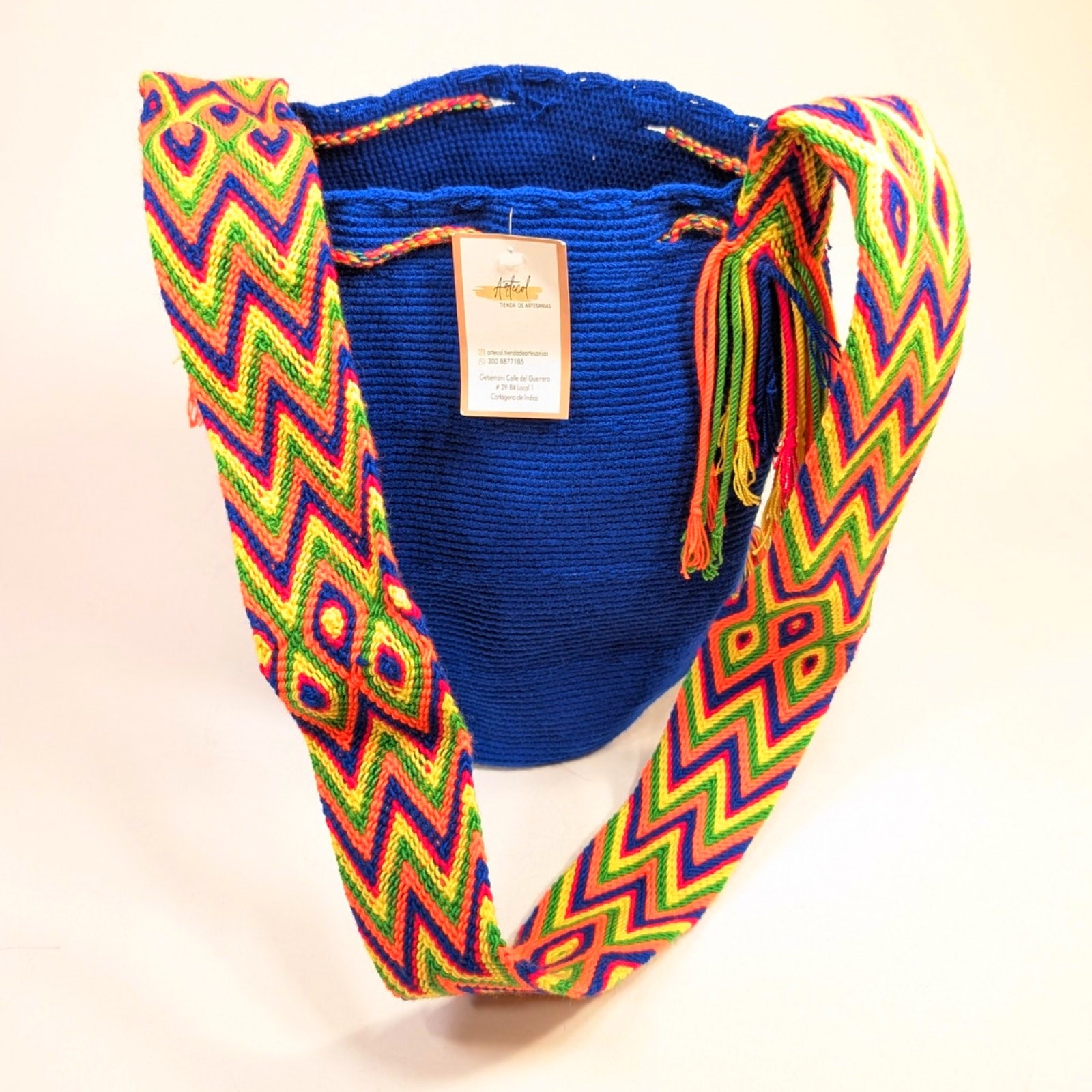 NWT Colombian Large Handmade Wayuu Mochila Bag Vibrant Blue