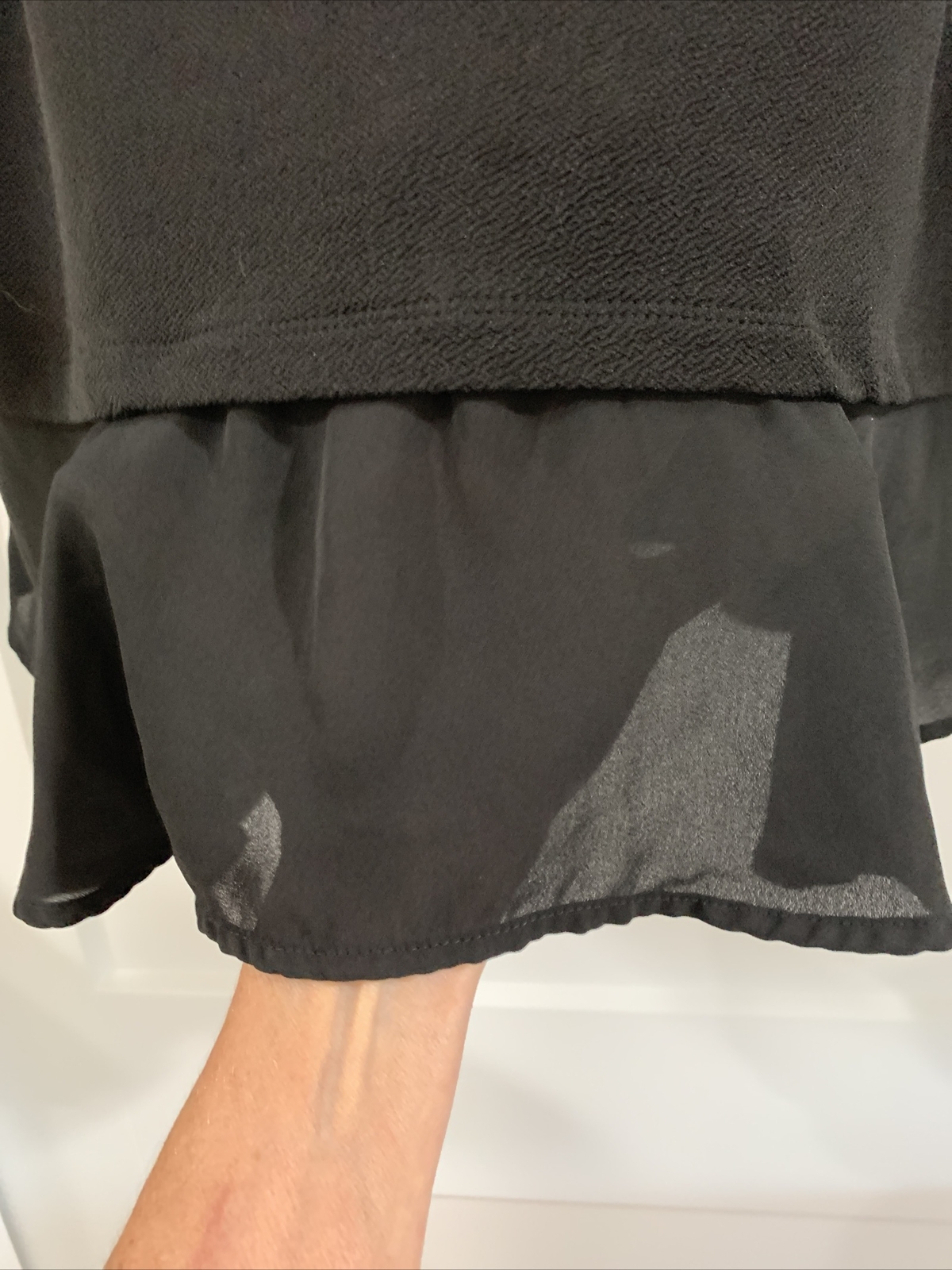 JULES & LEOPOLD WOMEN’S PLUS BLOUSE RUFFLED HEM – BLACK – 2X – EUC