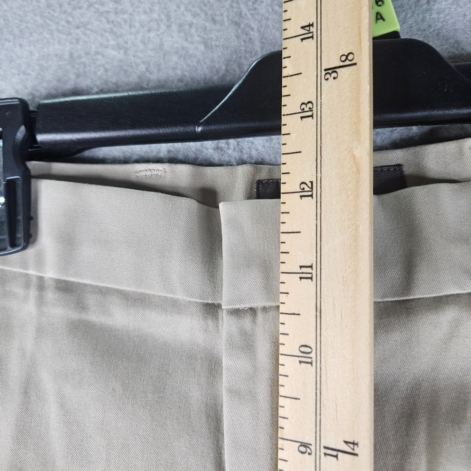 NEW Dockers Khaki Pants Mens 36×32 Beige Relaxed Business Office No Iron Flat