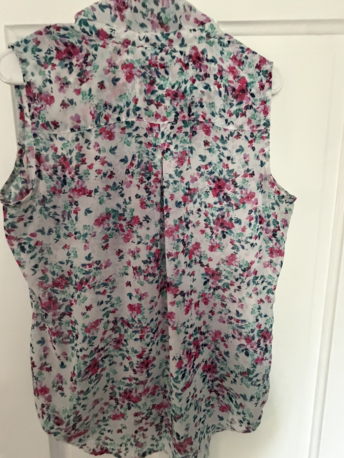 Liz Claiborne floral Sleeveless Blouse with Peter Pan Collar Shear Size L