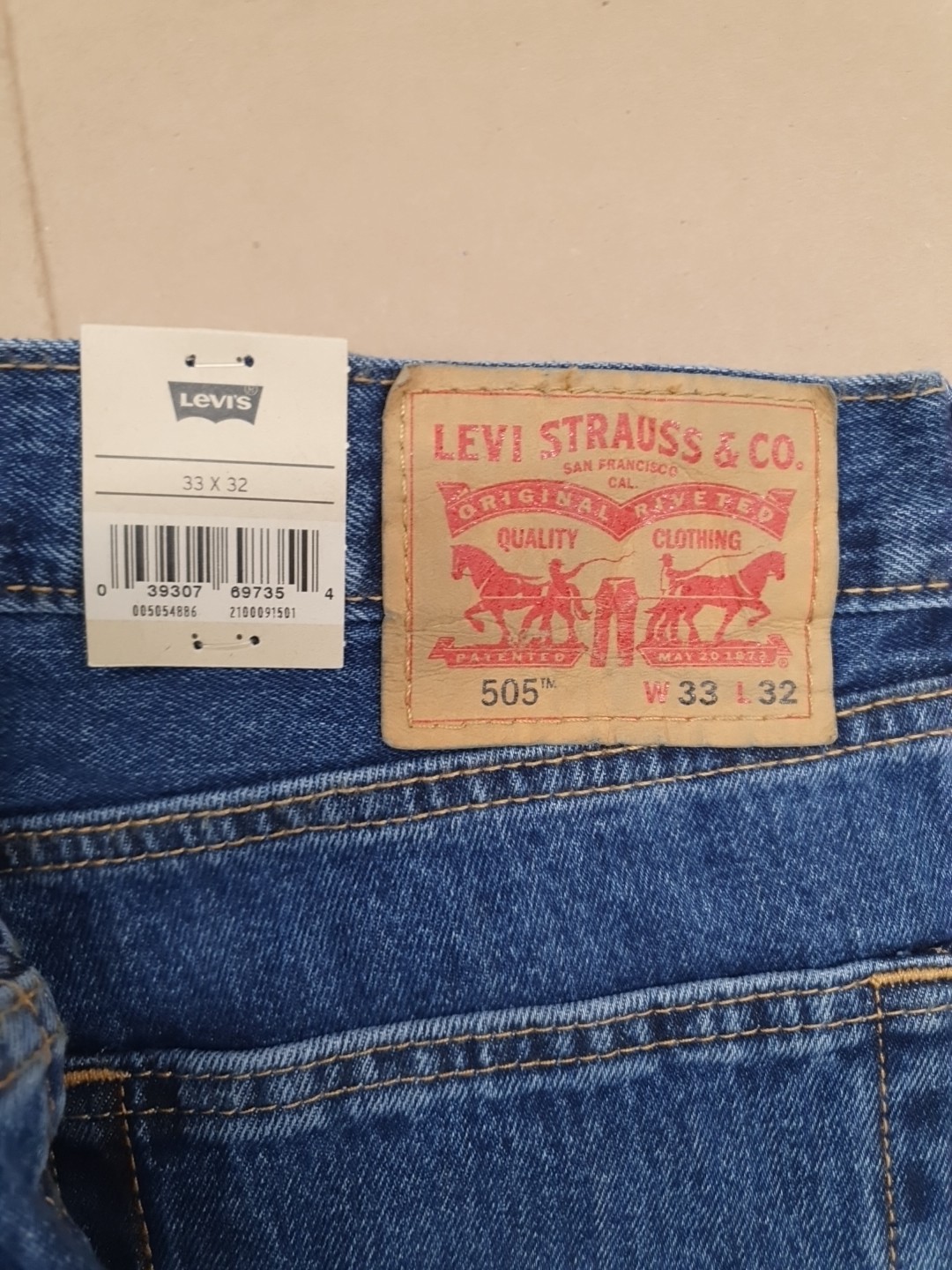 Levi’s Men’s 505 Regular Fit Denim Jeans CG2 Medium Stonewash Size 33 X 32 NWT