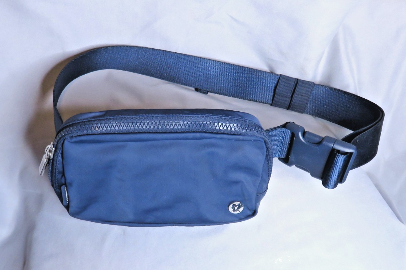 Lululemon Everywhere Belt Bag 1L Dark Blue with Silver Hardware