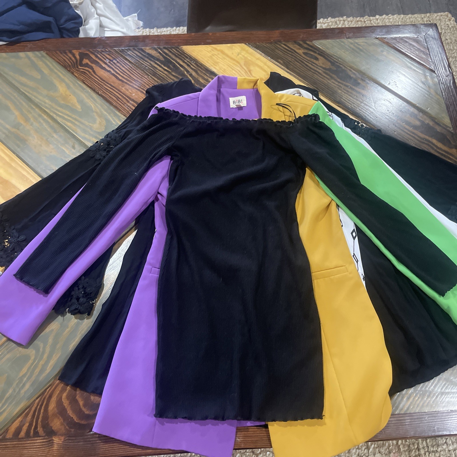 5 Item Lot, Women’s Tops Various Sizes, Single Original Owner, Similar Sizing