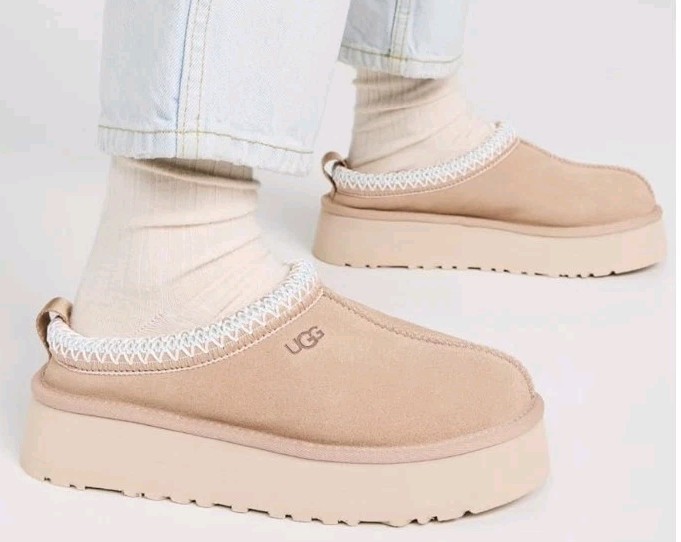 Women’s U G G Tazz Sand Platform Beach Slippers 1122553–SIZE W 9