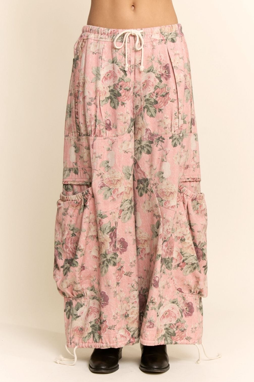 Davi & Dani Cropped Pink Denim Floral Big Pocket Cargo Barrel Pants Size Large