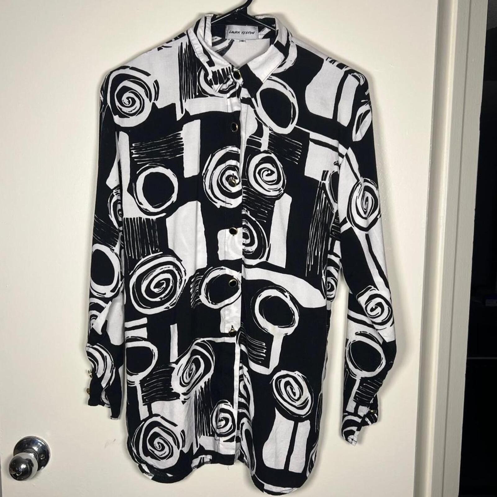 Laura Testoni Black and White Abstract Geometric Button-Up Blouse
