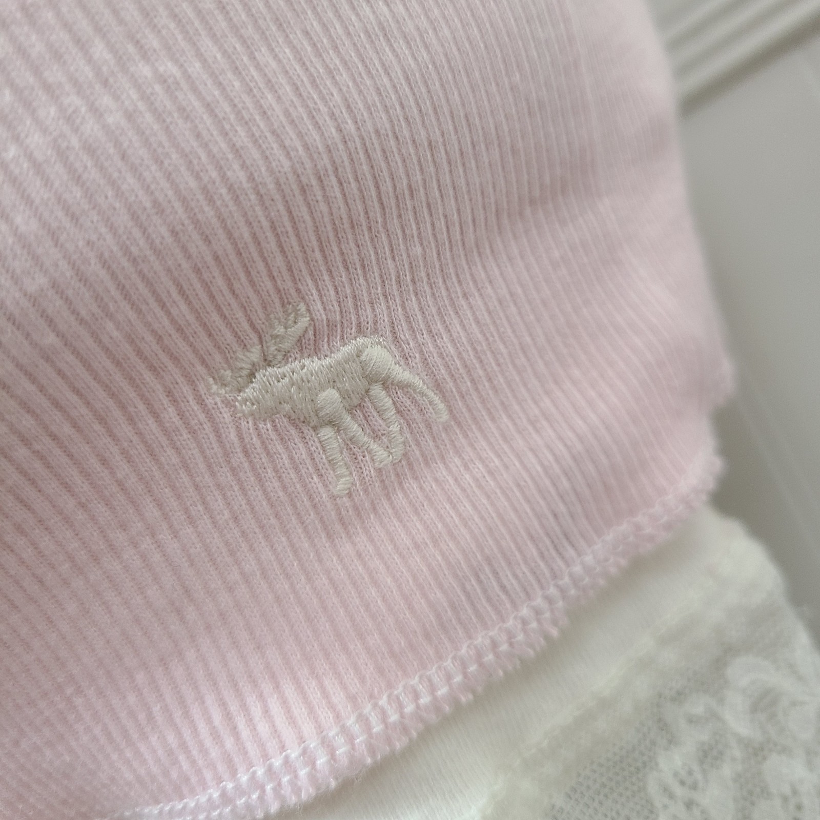 ♡ Y2K ♡ Abercrombie And Fitch Baby Pink Lace Razorback Cami Tank Top Vintage