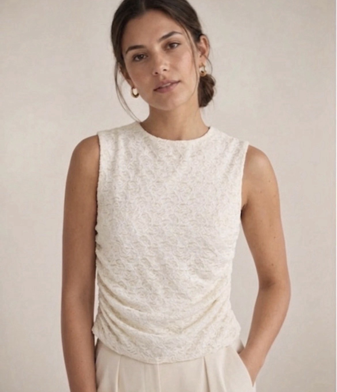 B.WEAR Women’s M Ivory Floral Lace Round Neck Keyhole Ruched Button Top SL