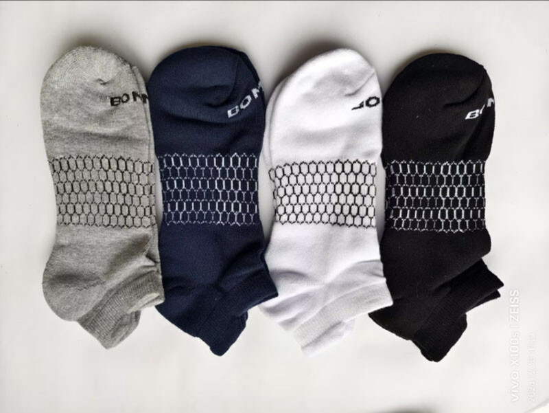 4 pairs Bombas All-Purpose Performance 4 Colors Ankle socks – Size Large 9-13
