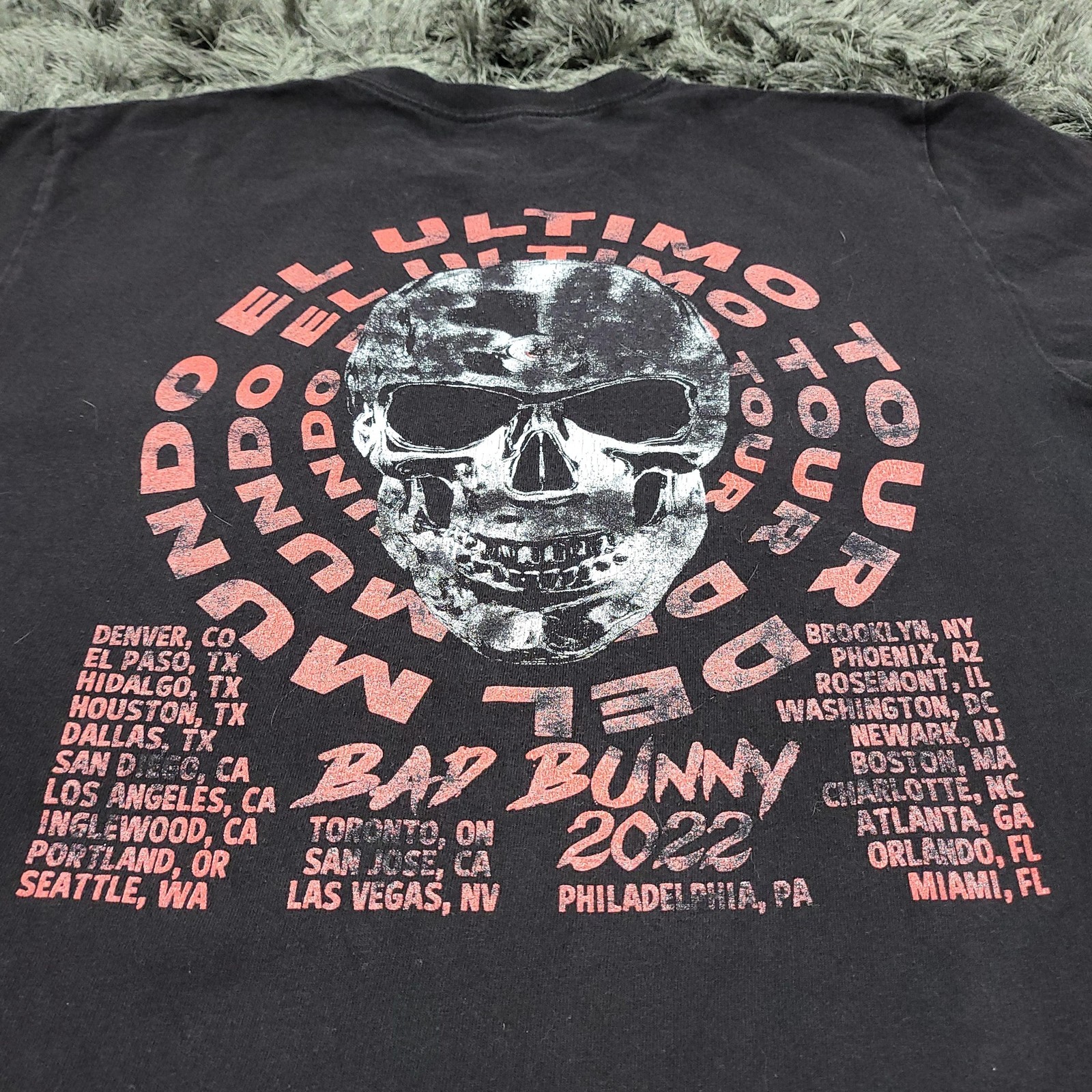 Bad Bunny Shirt Mens Medium Black 2022 El Ultimo Tour Del Mundo Music Concert
