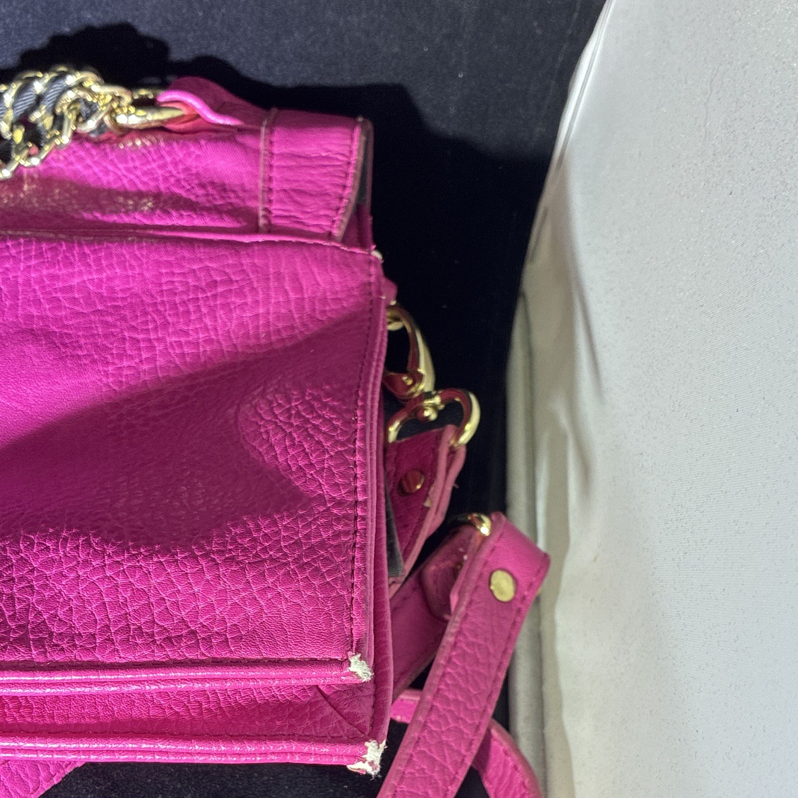 Olivia + Joy Pink Pebbled Crossbody Bag, Gold Chain, Turn Lock, Detachable Strap