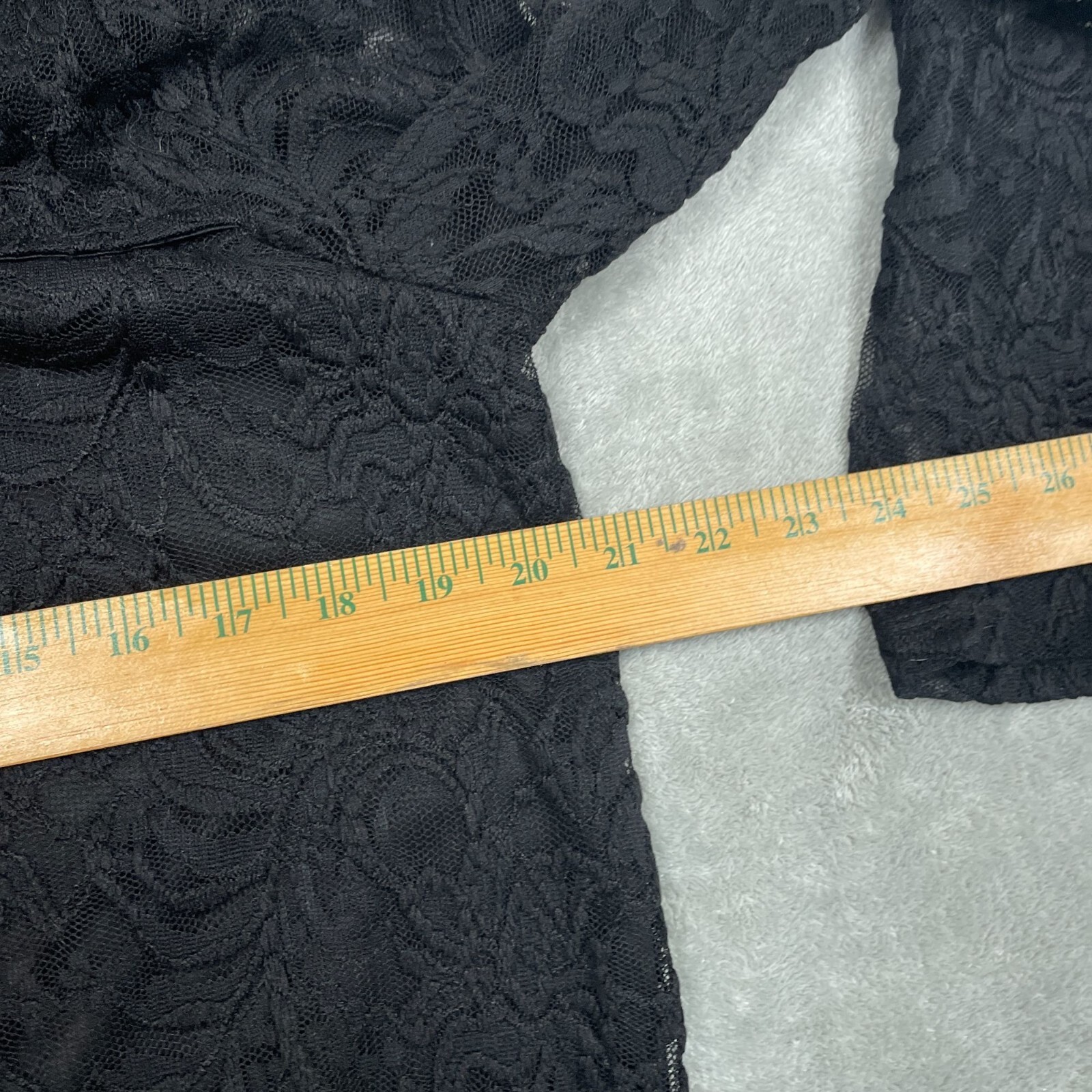 Black Lace Long Sleeve Top Torrid Size 1 Polyester/Spandex Blend Stretchy 1621