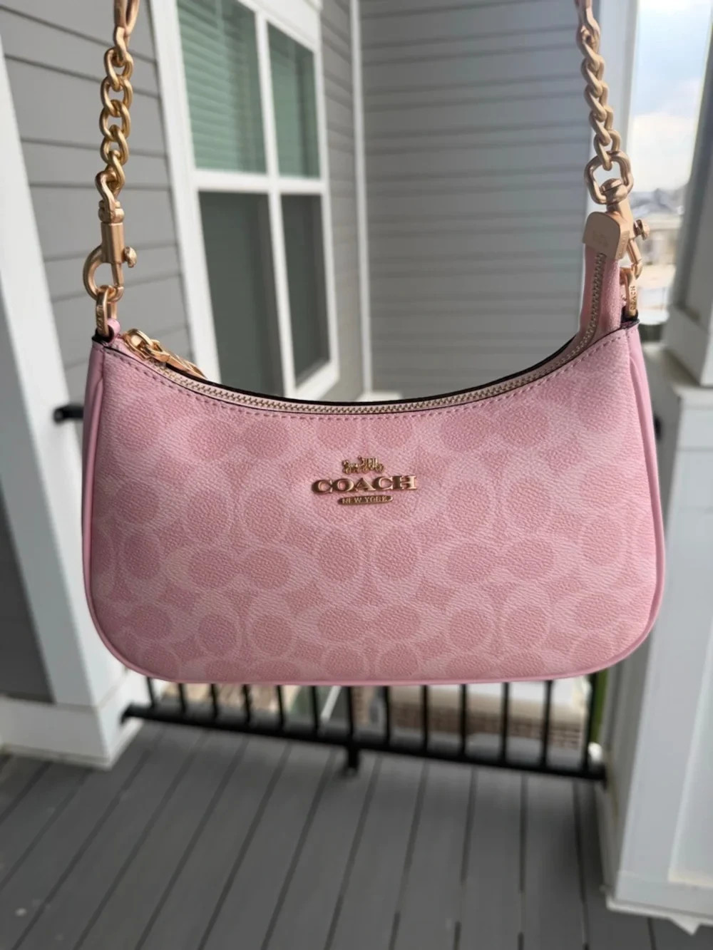 Coach Teri Shoulder Bag In Signature Canvas CV933 Dusty Pink