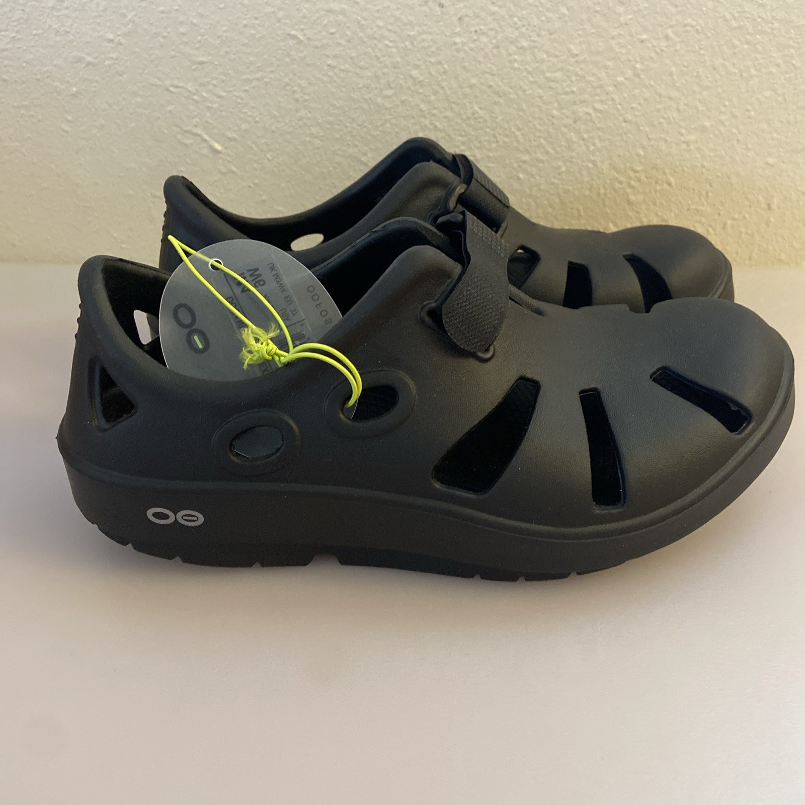 New Oofos Oocandoo Unisex Recovery Rubber Sandals Black Men 4/ Women 6 Snickers