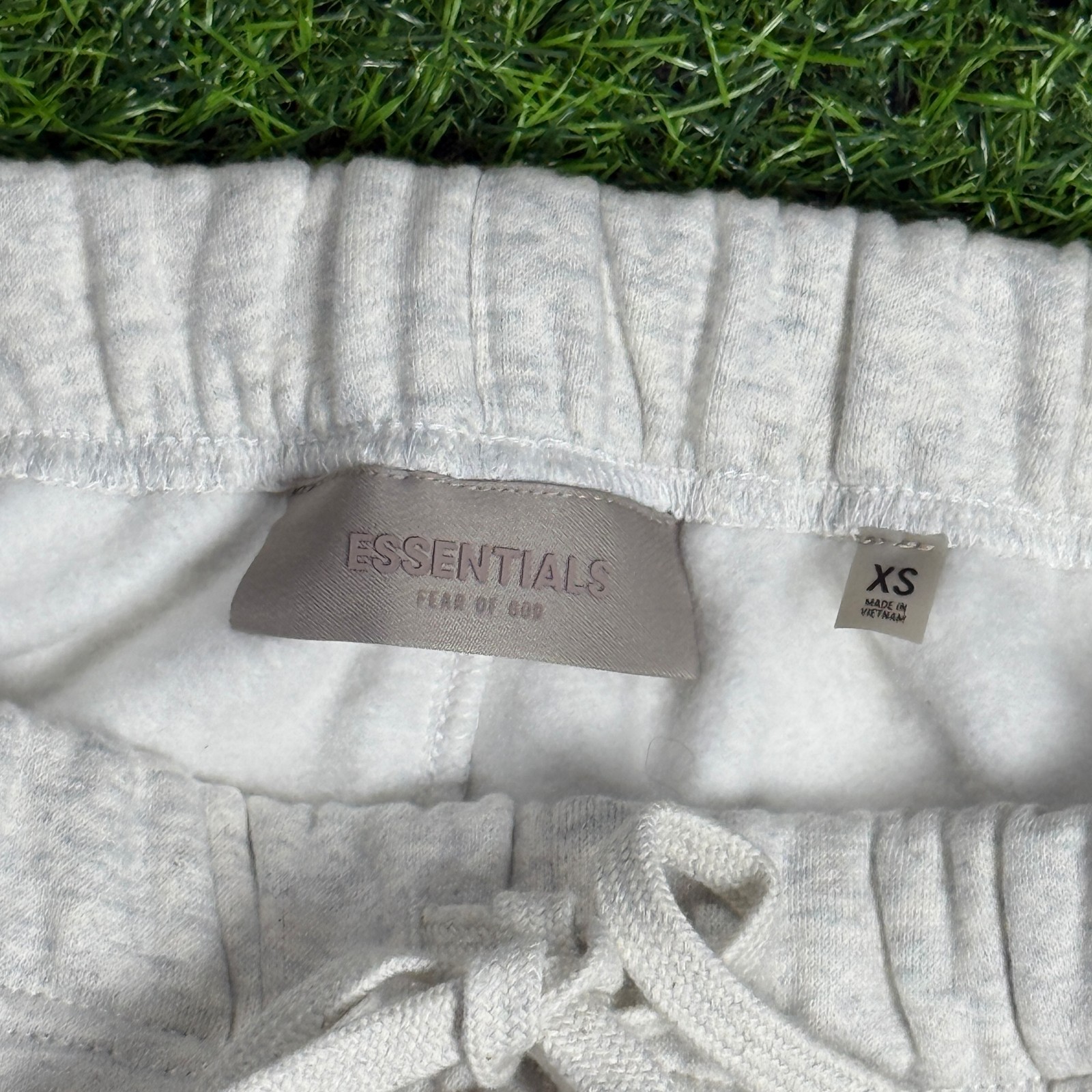 Fear of God Essentials Shorts SS22 Light Oatmeal – 100% Authentic (XS-XL)