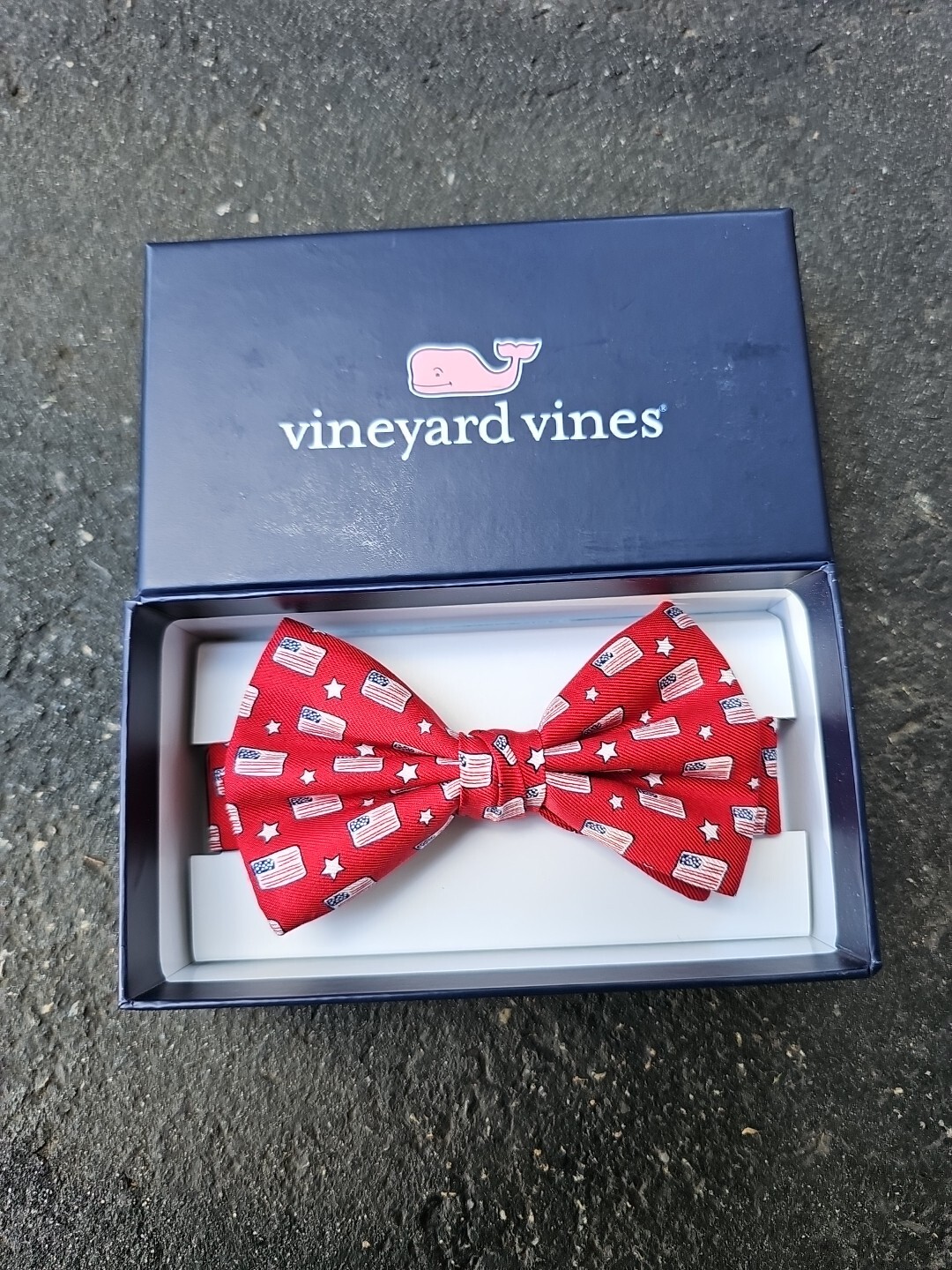 Vineyard Vines Bow Tie Neck USA Flags & Stars Red NEW
