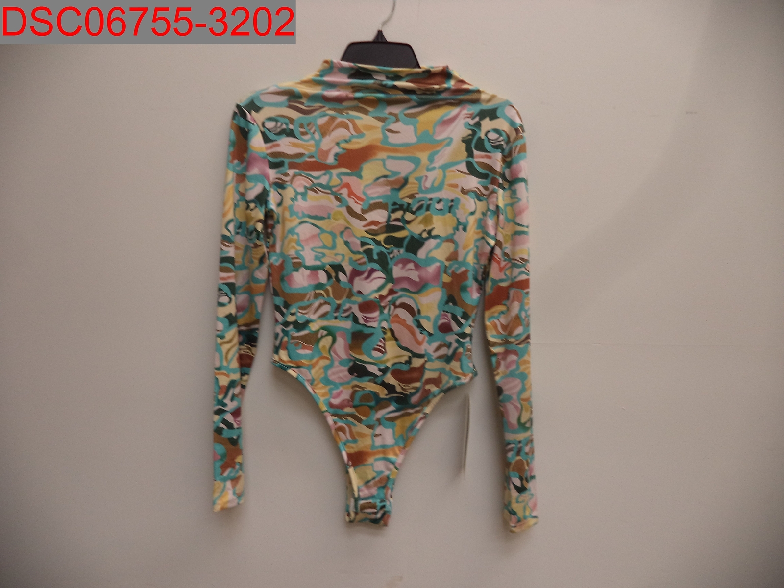 NWT – Blush Mark Women’s Theresia Edwina Multicolor Open Back Bodysuit, Size L