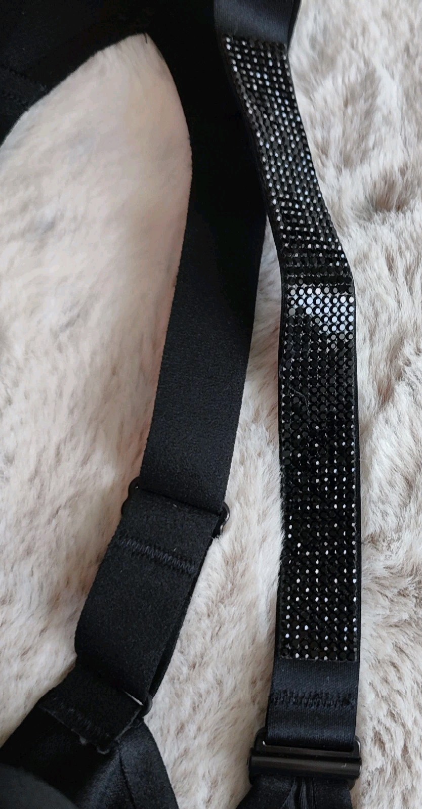 VS Incredible Max Sports Bra 38C Black High Support Rhinestone NWT