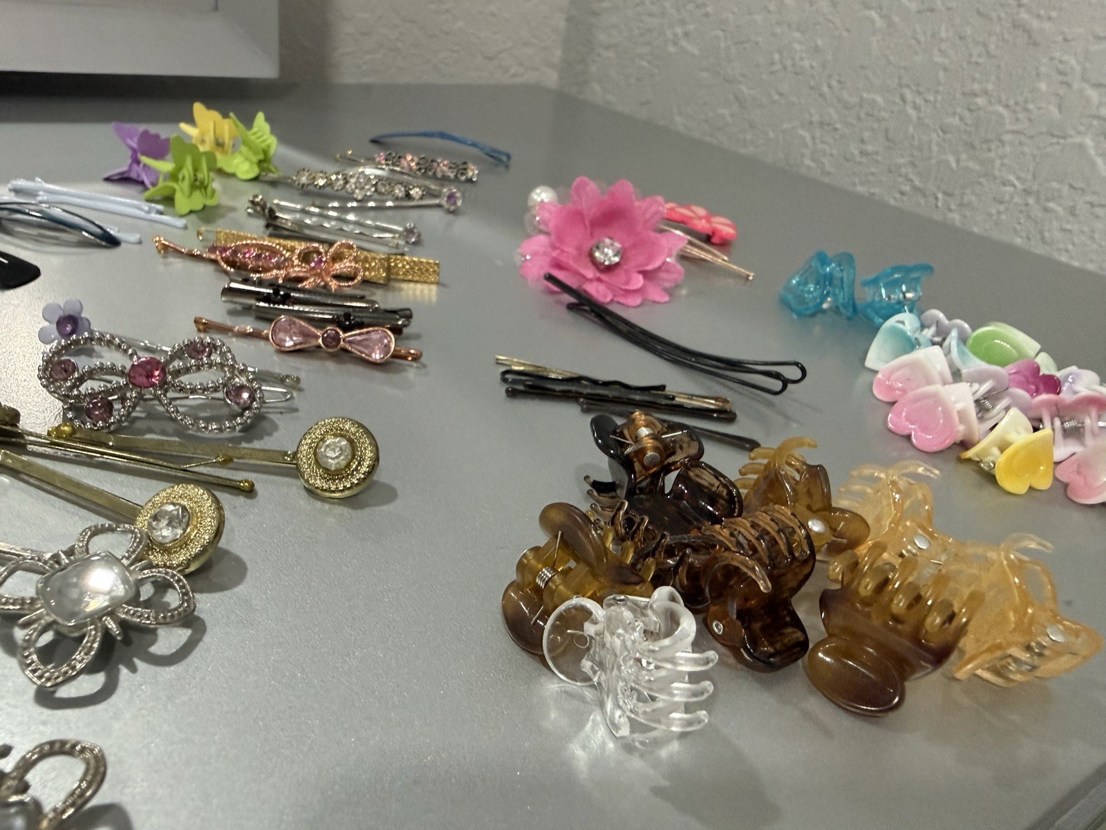 Mixed Hair Accessories Lot Clips Barrettes Claw Clips Bobby Pins Floral Decor