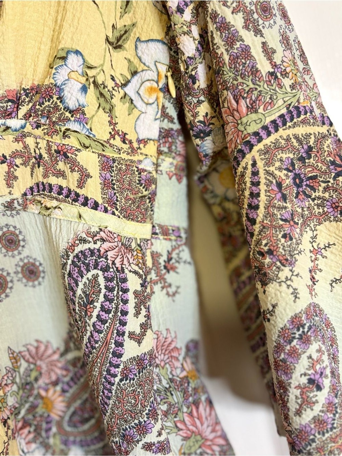 Milano Boho Paisley Floral Crinkle V-Neck Bell Sleeve Blouse Size Small