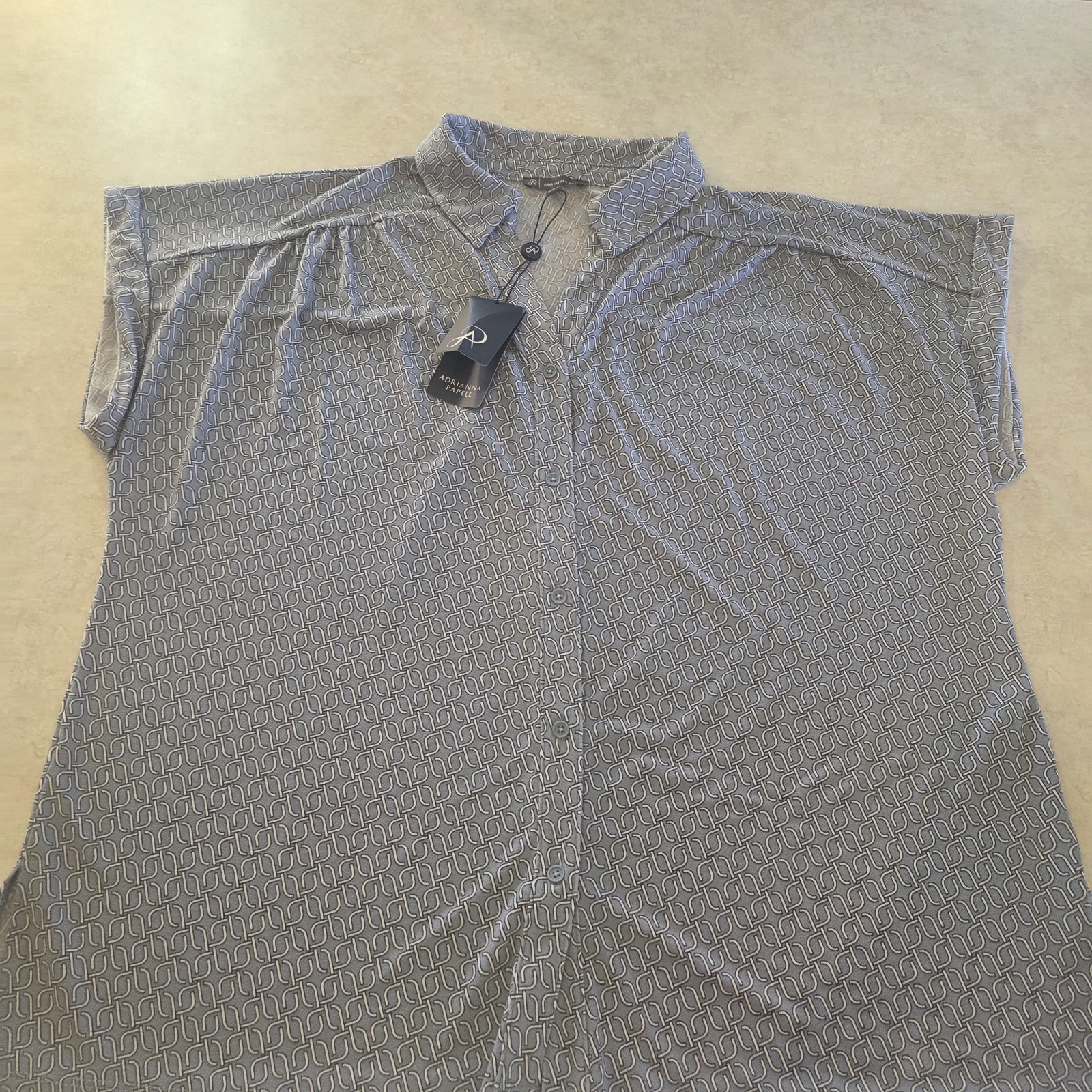 Adrianna Papell Gray Geometric Collared Short Sleeve Knit Button-Up Blouse, XL