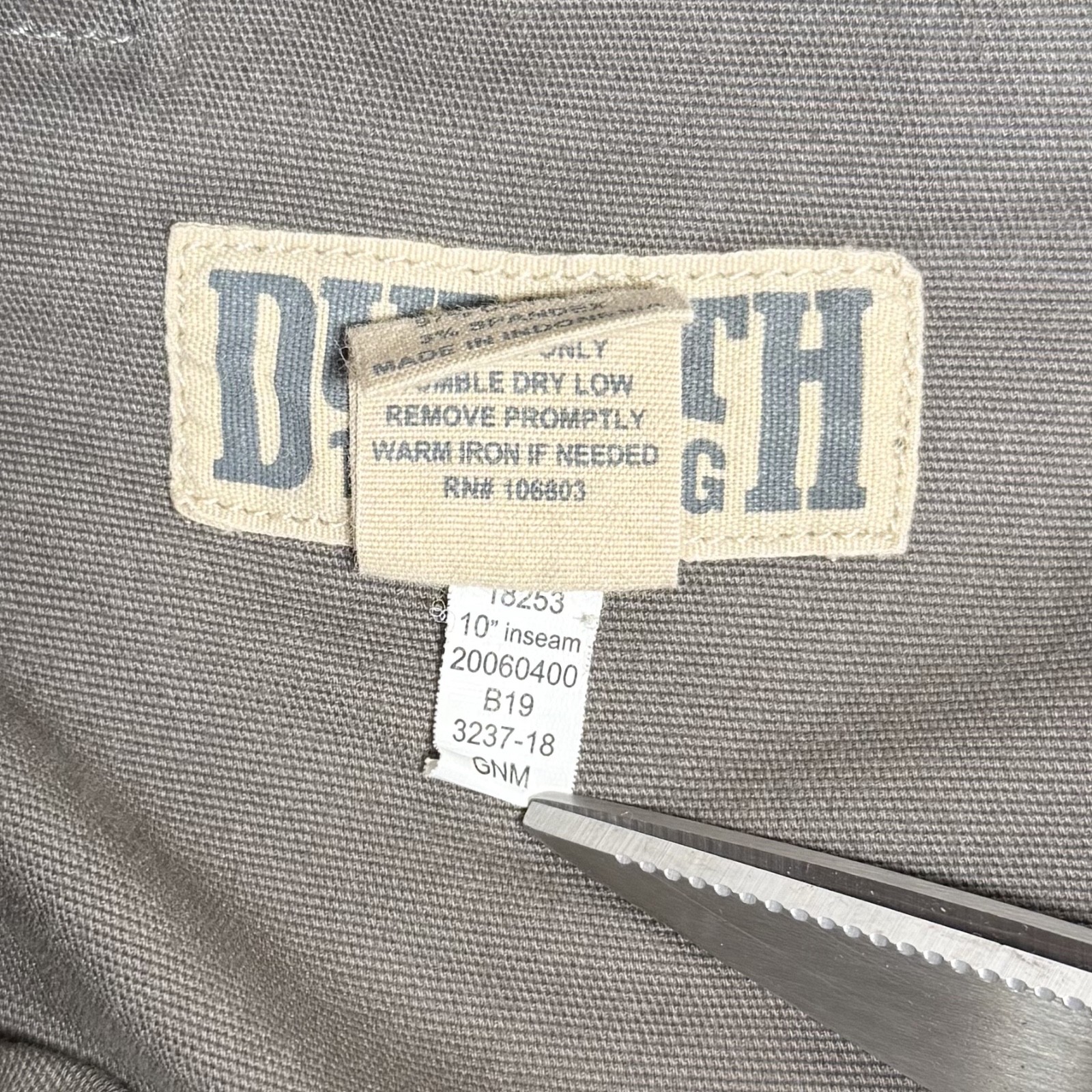 Duluth Trading Co. Flex Fire Hose Cargo Shorts Mens 38 Grey Heavyweight Utility