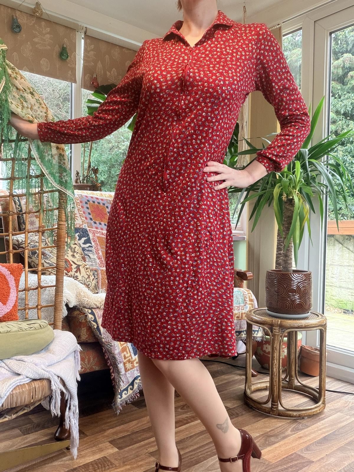 Vintage 1960s day dress Red size 14 Long Sleeve Floral retro shirt Dress