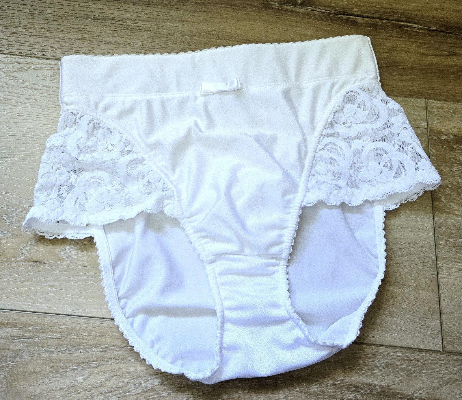 Rare Vintage Victoria’s Secret Moderate Control Silky Smooth Brief Panties M L
