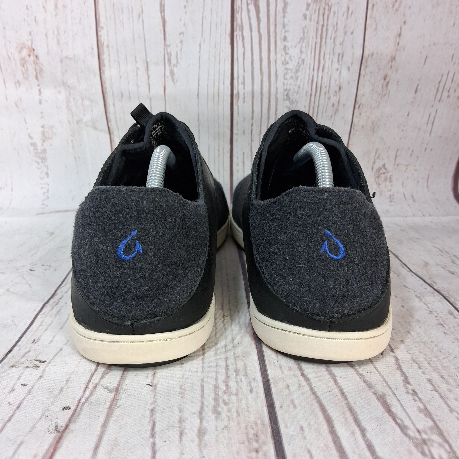 OluKai Nohea Moku Men’s Black and Gray Sneakers Size 11