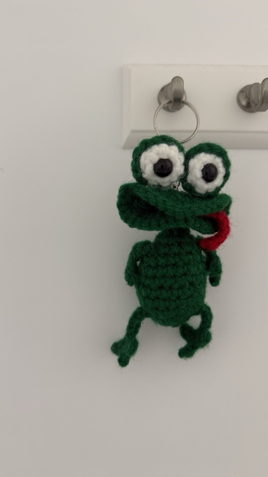 Handmade Crochet Frog Key Chain Keyring Charm Yarn/Metal Green White Black Red