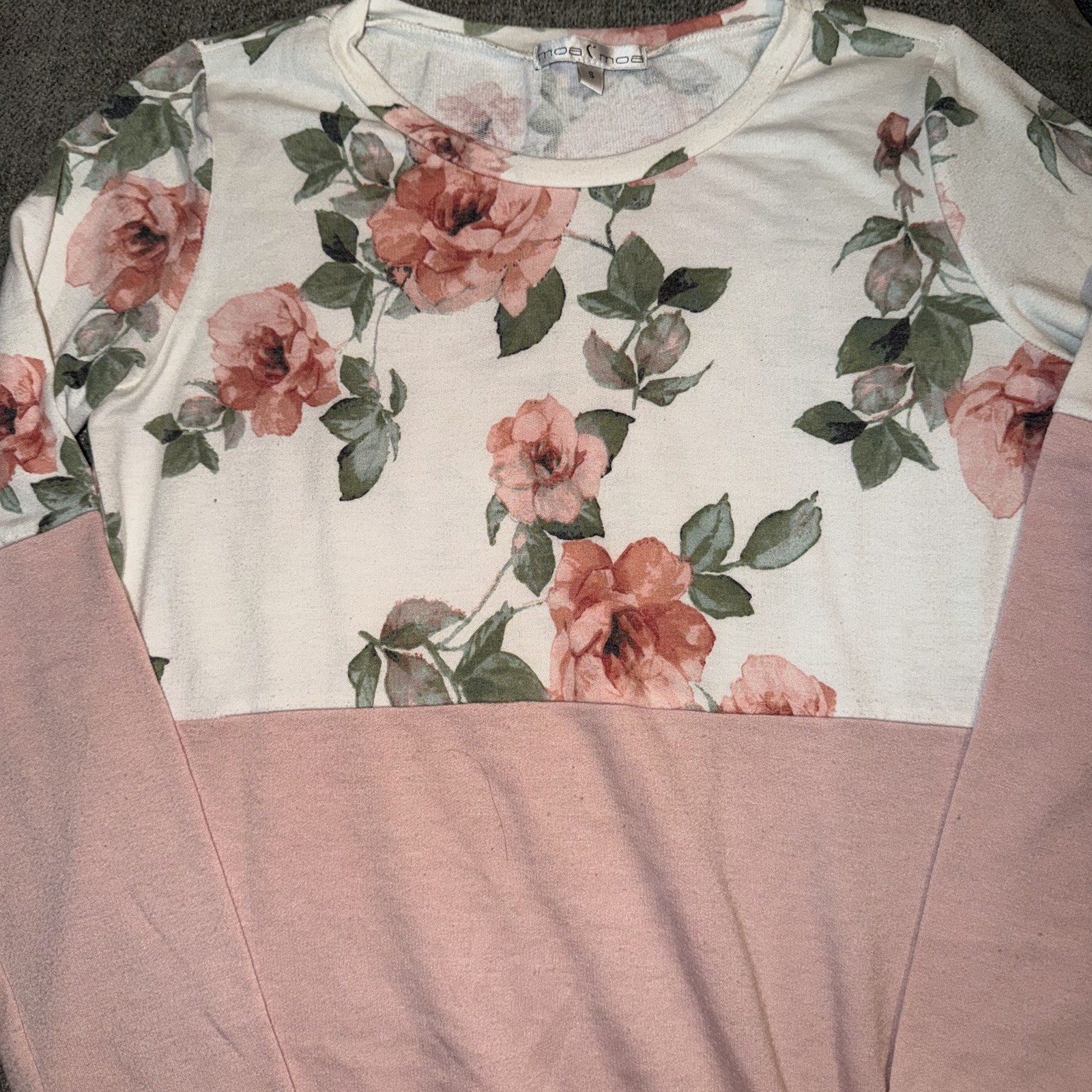 moa moa Women’s S Pink/White Floral Twist Front Round Neck Long Sleeve Tee