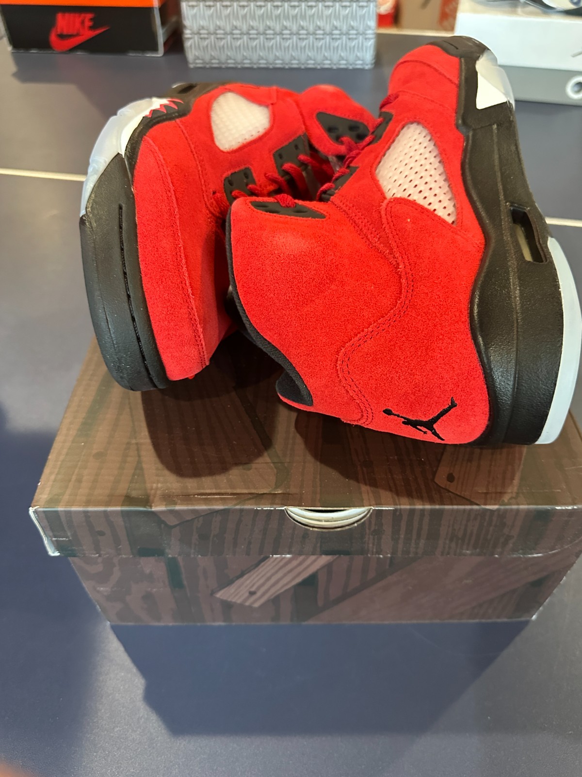 Jordan Air Jordan 5 Retro DD0587-600 Raging Bull Red Suede Sneaker 2021 Men