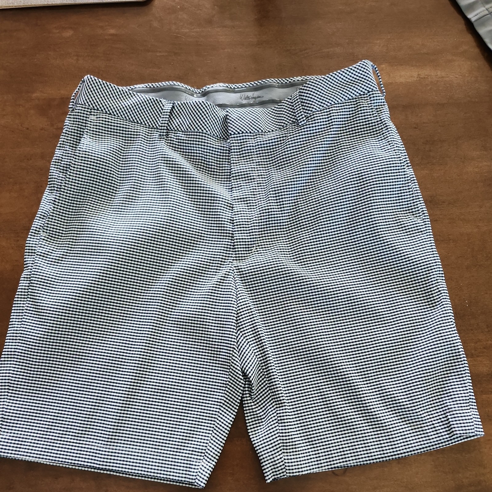 Walter Hagen Men’s Flat Front 9″ Inseam Poly Stretch Checkered Golf Shorts 34