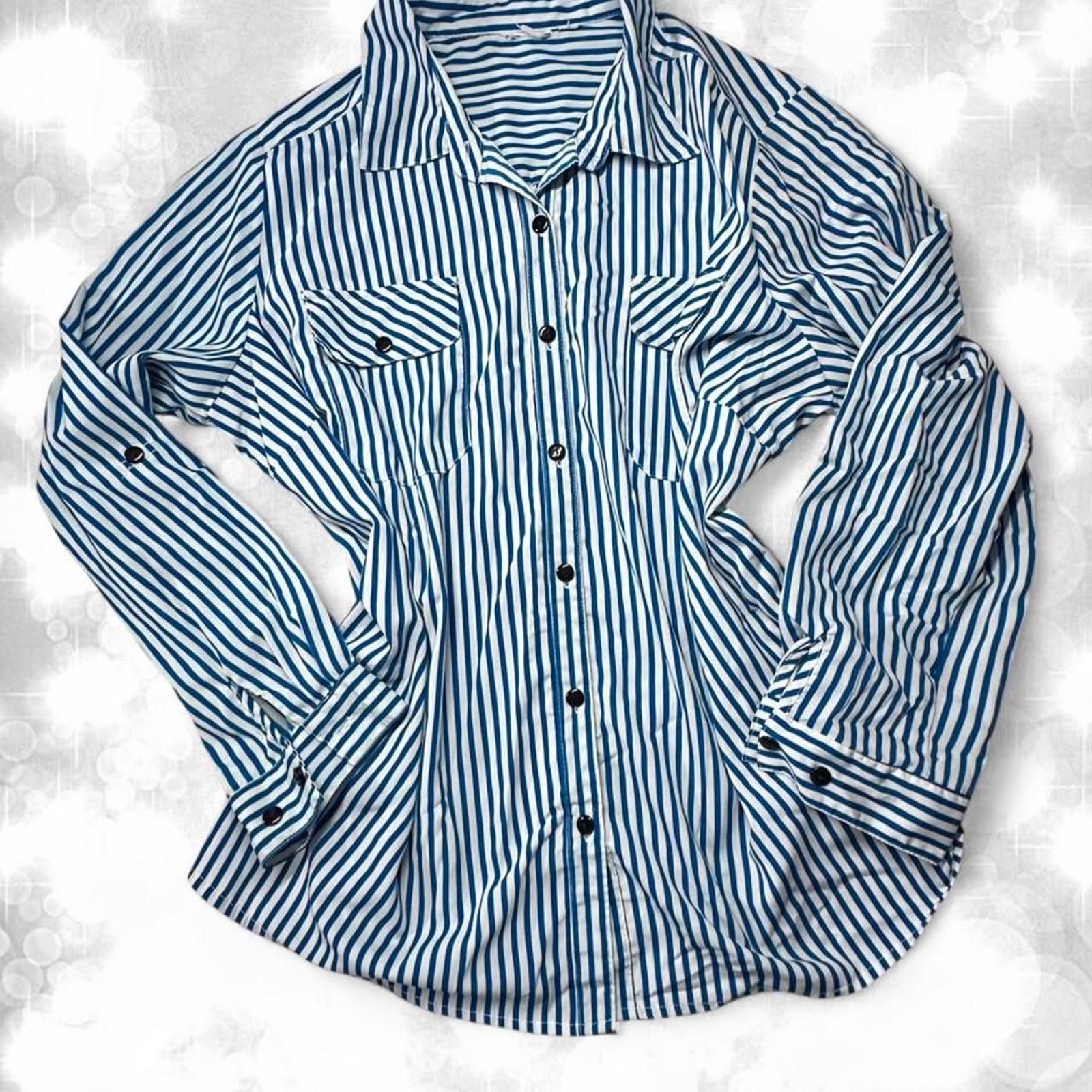 Vintage pinstripe collared classic blue and white long sleeve button up top