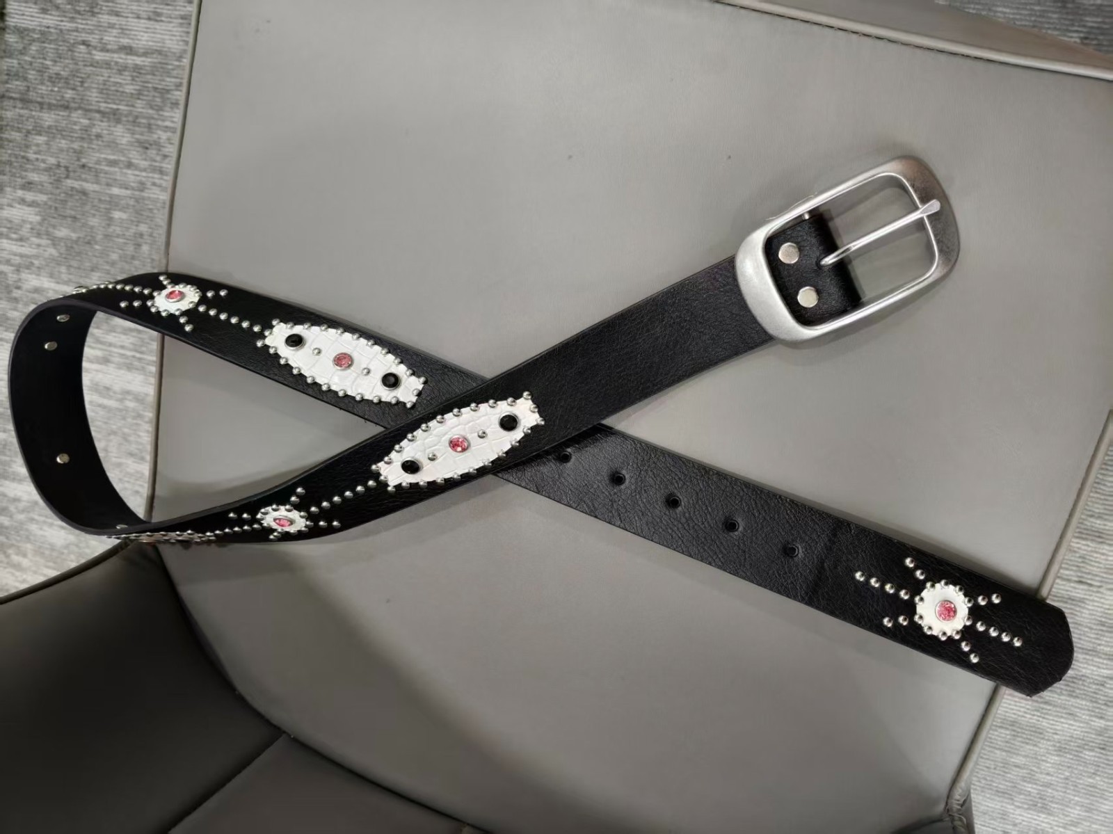 Black Western Rhinestone Studded PU Leather Belt – Y2K Cowgirl Pink & Black Crys