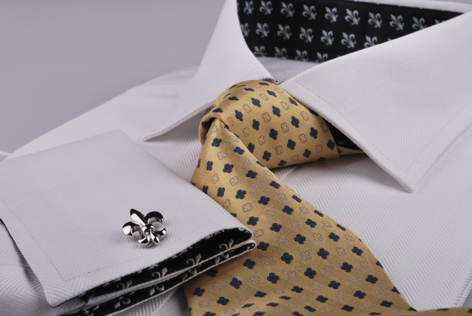 White Herringbone Twill Formal Business Dress Shirt Fleur-De-Lis Italian GQ Boss