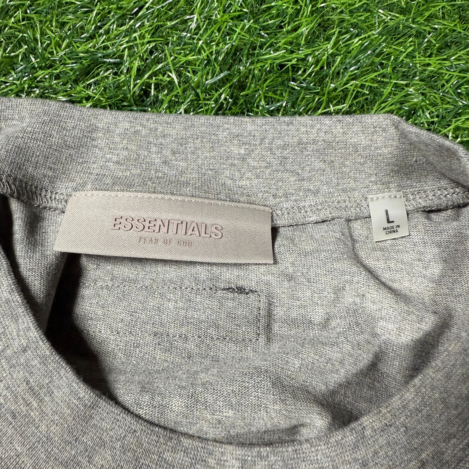 Fear of God Essentials T-Shirt SS22 Dark Oatmeal Gray – 100% Authentic (XS-XL)