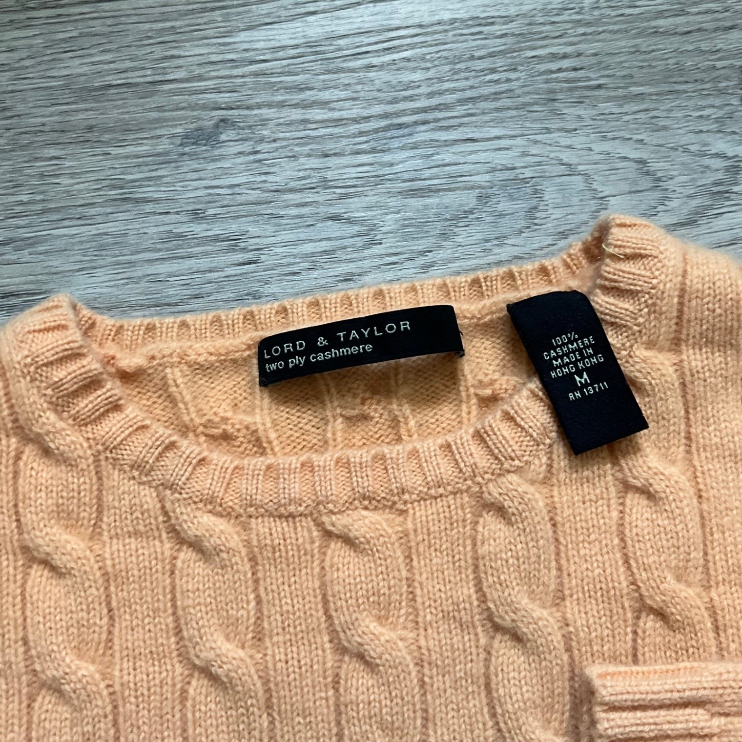 Lord & Taylor Women’s M Pullover Sweater Cable Knit 100% Cashmere Peach Yellow