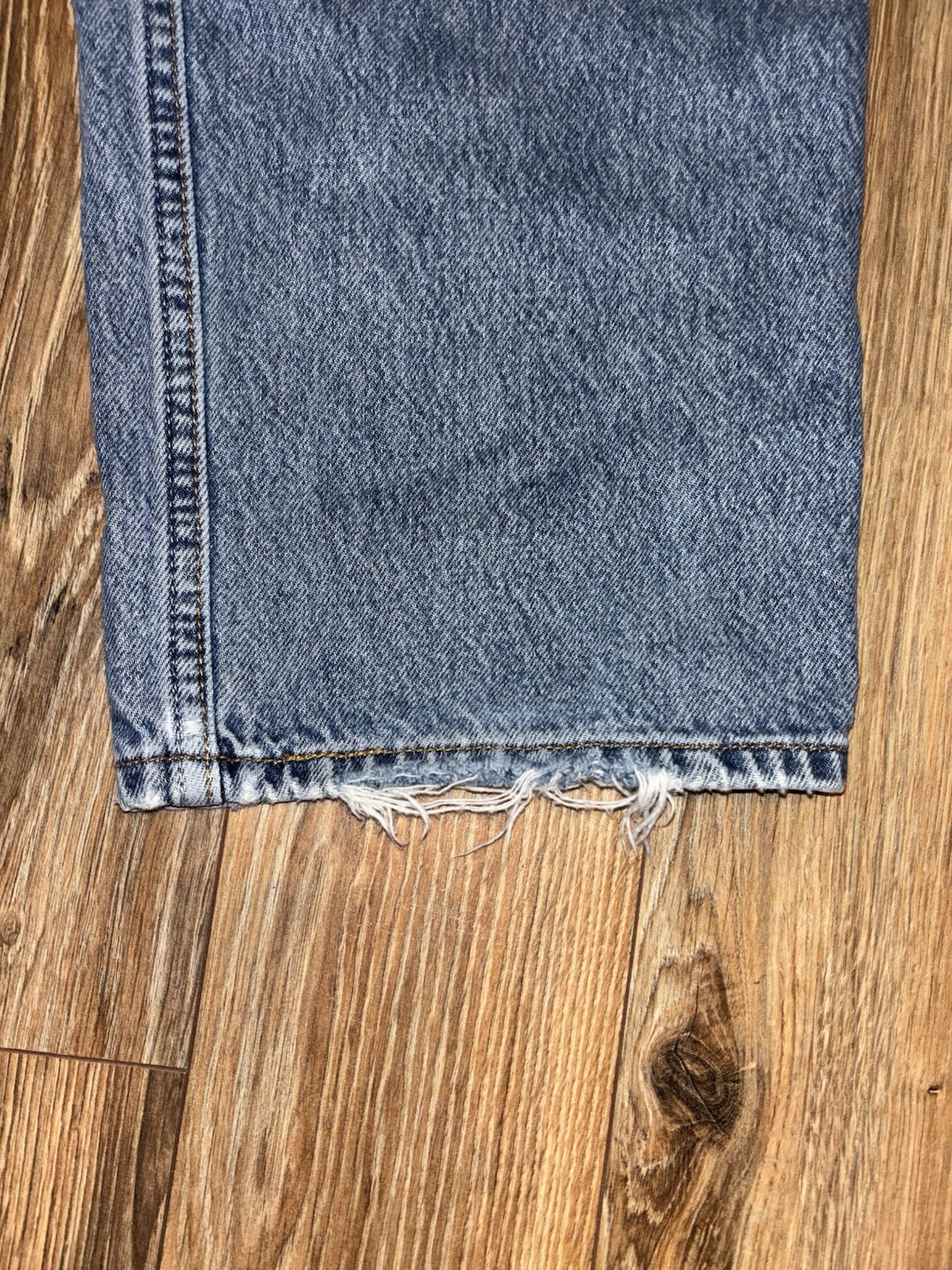 Levi’s 550 Men’s Relaxed Fit Jeans – Stonewash Blue (00550-4891)