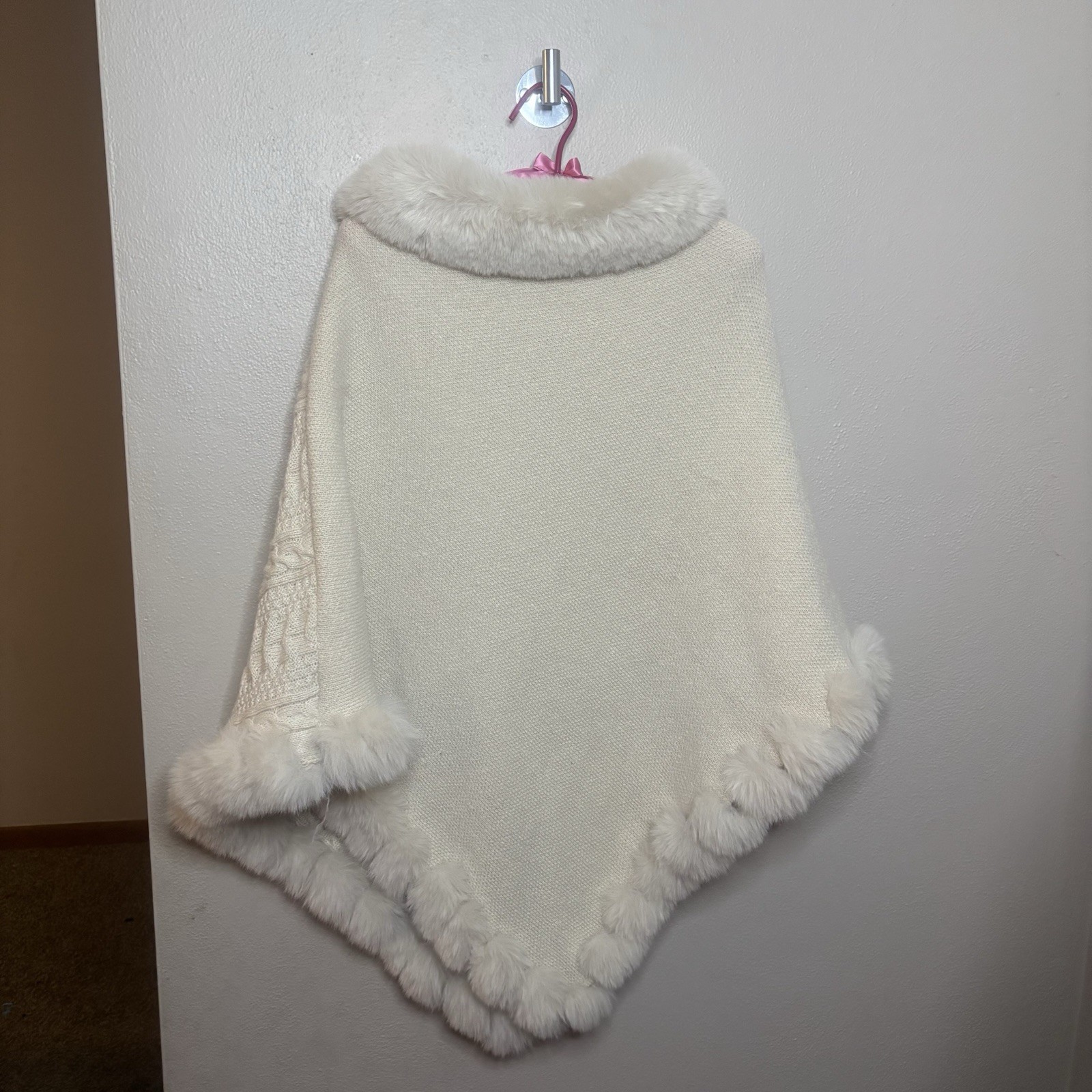 Ivory Cable Knit Faux Fur Trim Poncho Cape Sweater One Size Cottagecore Indie