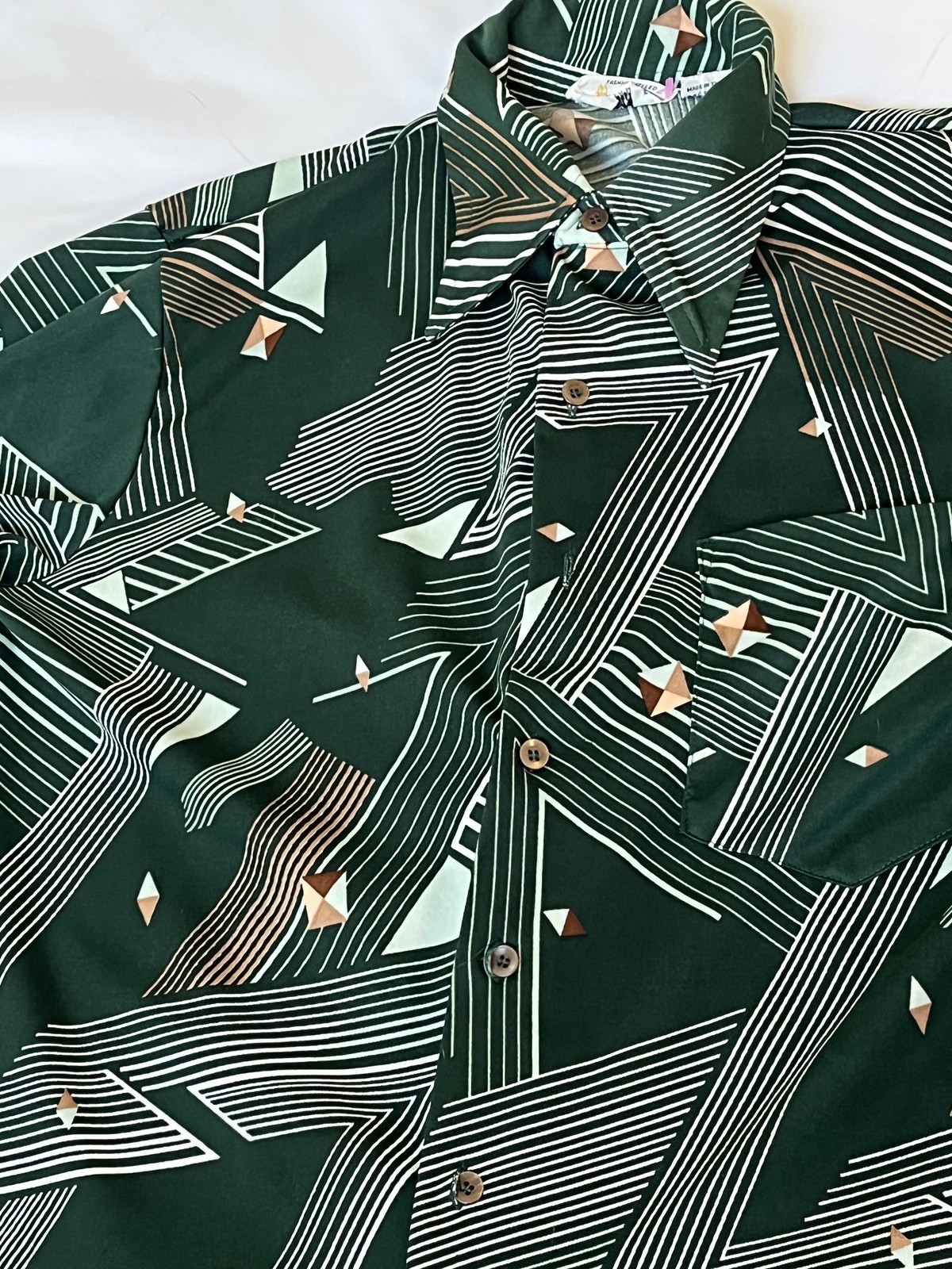 Vintage Disco Shirt M 70s Dagger Collar Long Sleeve Green Geometric Polyester
