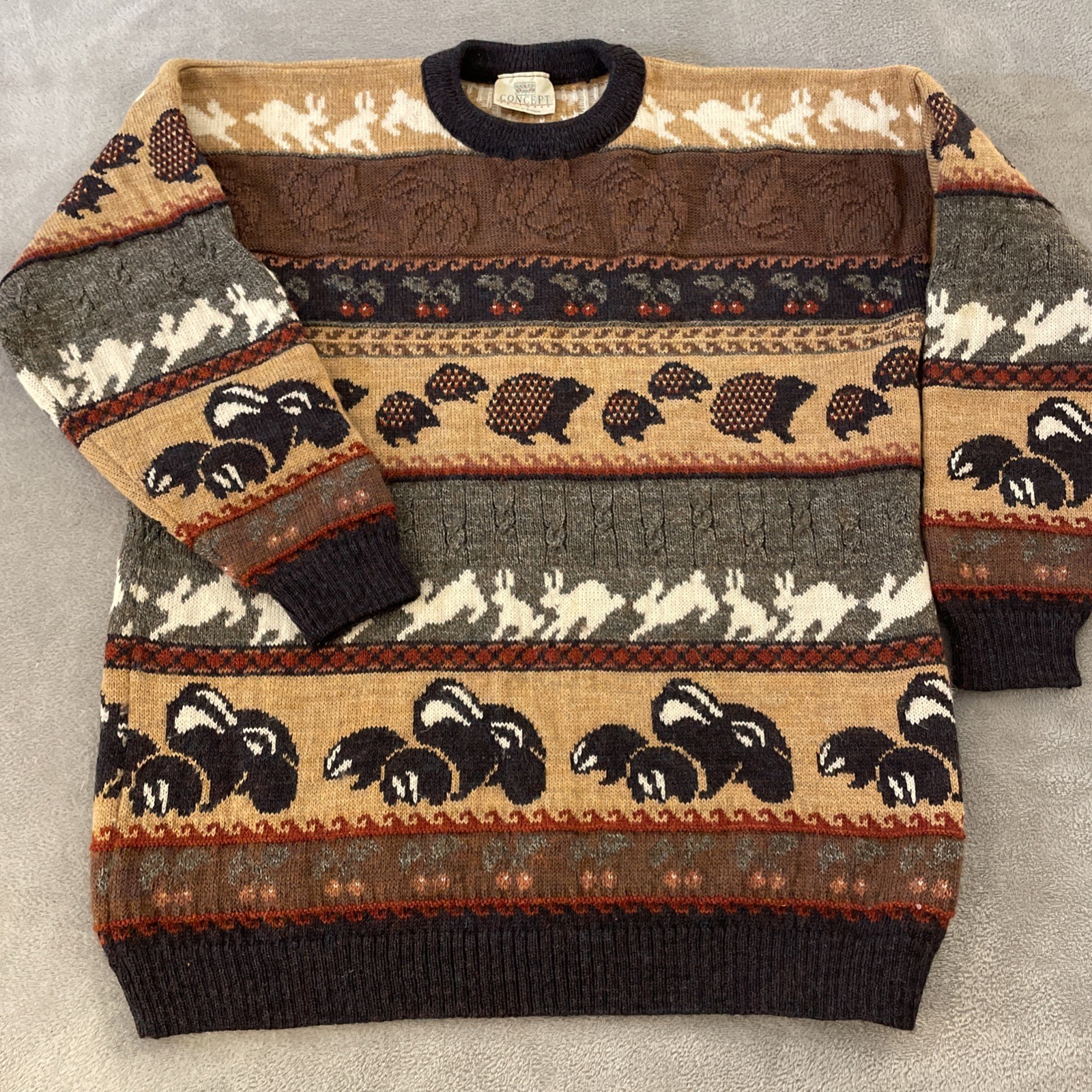 Vintage Concept Knitwear Wool Jumper Made In Britain Adult XL Skunks Hedgehogs