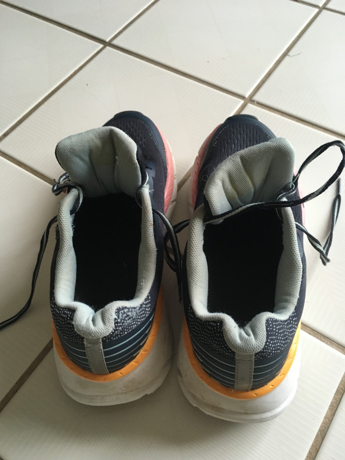 Avia Women’s Sneaker Size 6 Navy Blue, Pink/Orange border Light Blue Accents