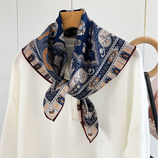 70% Cashmere 30% Silk Shawl totem Print Bandana Scarf Neckerchief 26” Wrap new